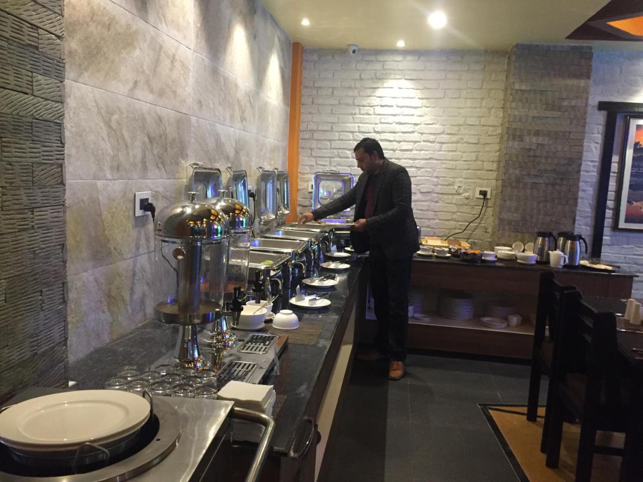Hotel White Himal Ποκάρα Εξωτερικό φωτογραφία