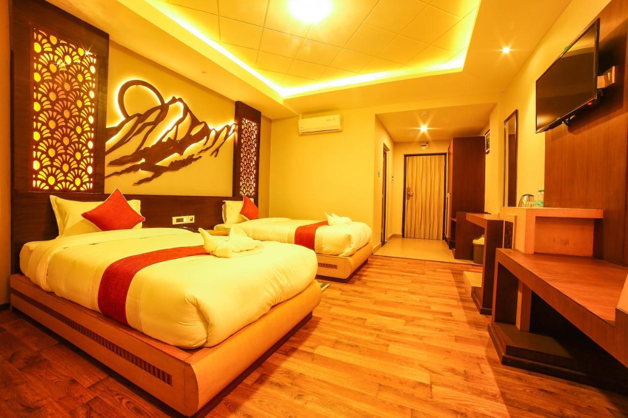 Hotel White Himal Ποκάρα Εξωτερικό φωτογραφία