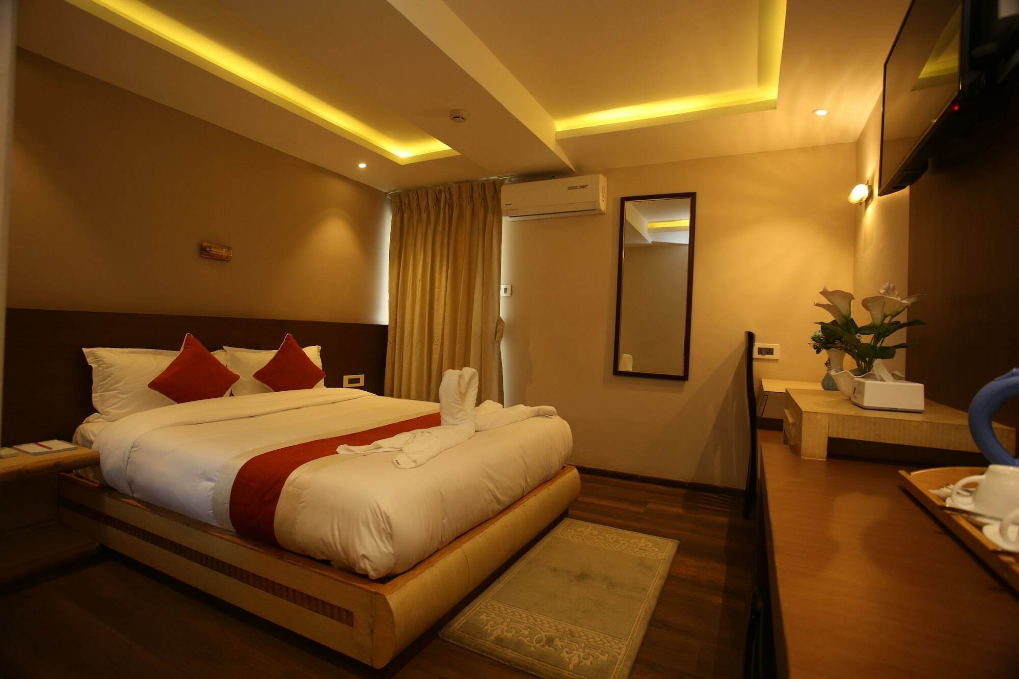 Hotel White Himal Ποκάρα Εξωτερικό φωτογραφία
